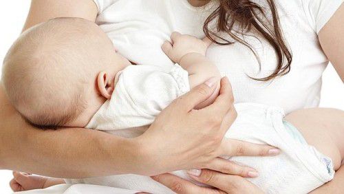 Каждая пятая женщина после увеличения груди не хочет или не может кормить ребенка
